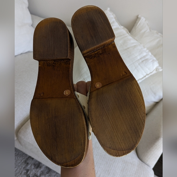 Vince Camuto Wooden Sandal - Picture 7 of 9